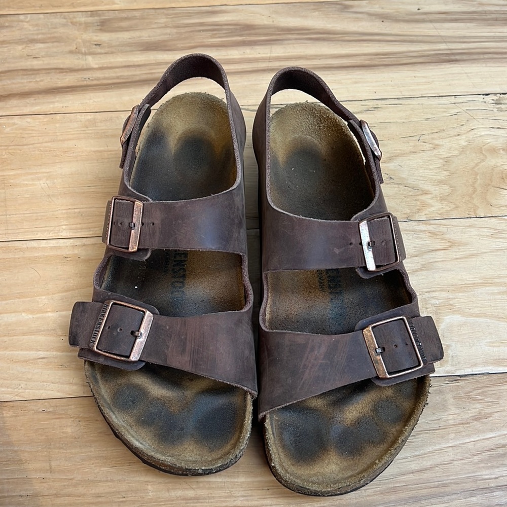 Birkenstocks Milano Brown in Size 44 (Men’s 11/11.5). Worn less than 10 times